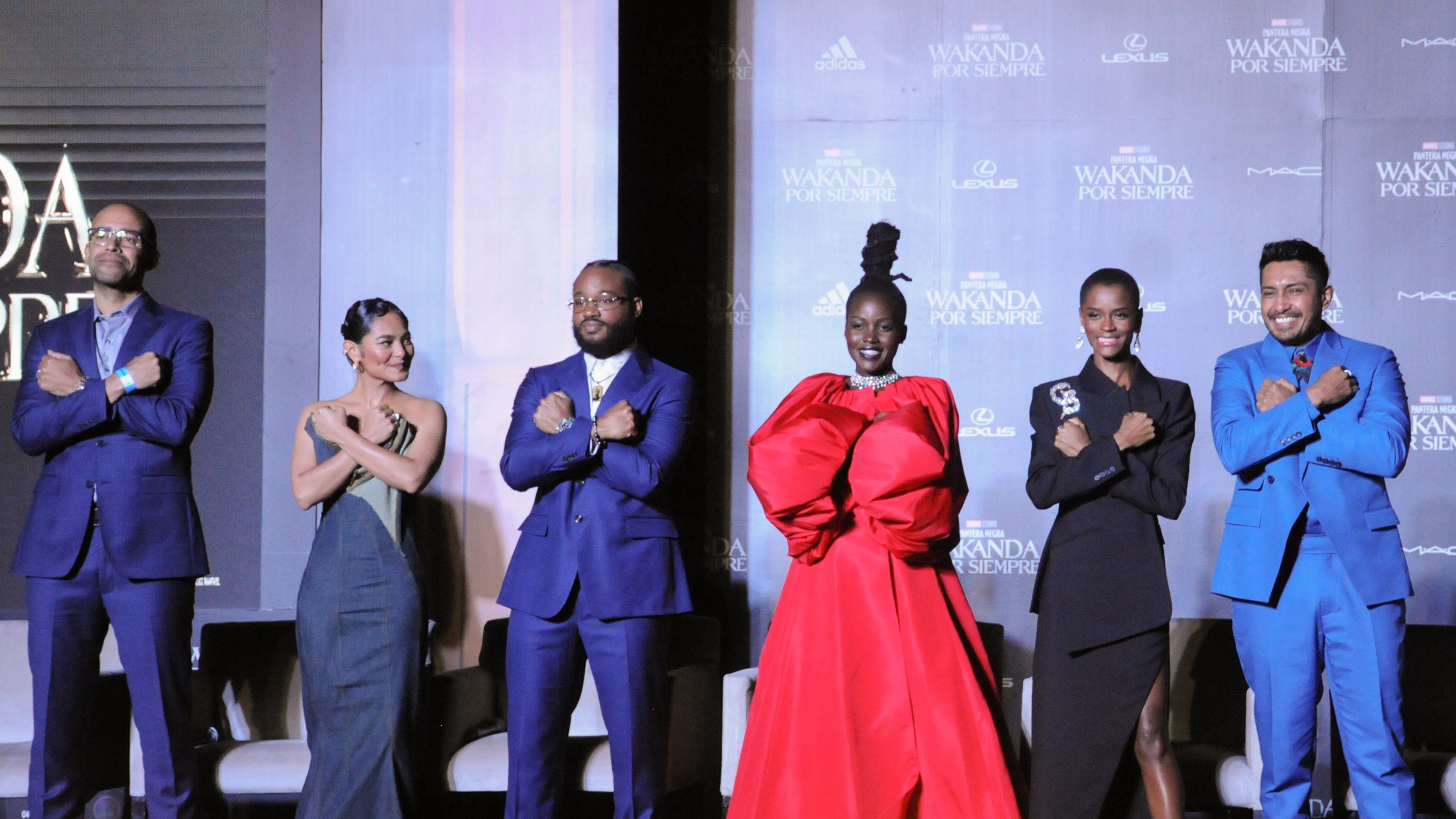 Mabel Cadena, Letitia Wright Lupita Nyong’o y Tenoch Huerta.
