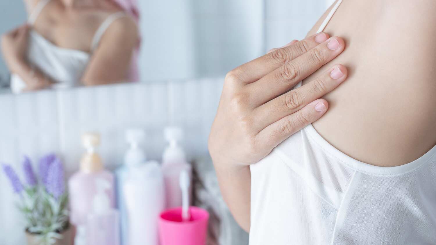 Los nuevos desodorantes con tecnología avanzada y fórmulas cuidadosas no solo protegen contra el olor, sino que también promueven un tono uniforme y una piel más saludable