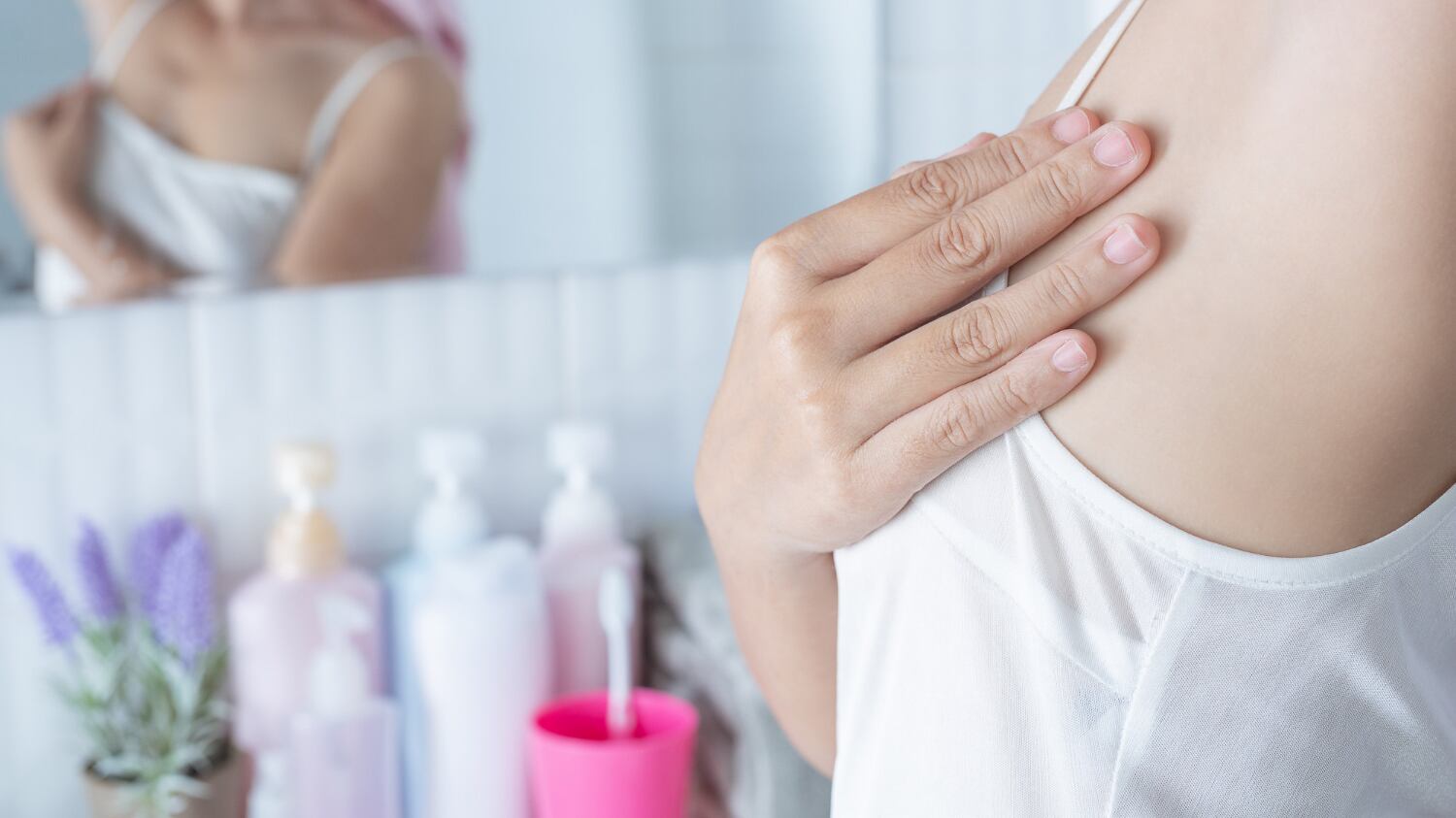 Los nuevos desodorantes con tecnología avanzada y fórmulas cuidadosas no solo protegen contra el olor, sino que también promueven un tono uniforme y una piel más saludable