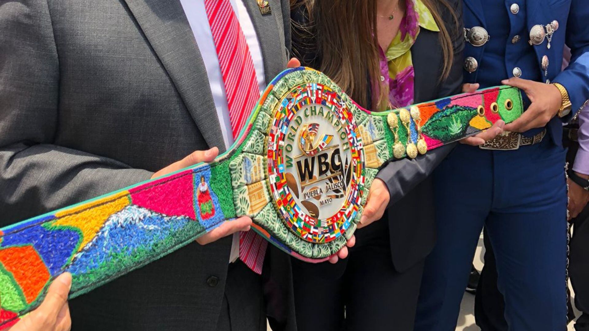 Saúl Álvarez vs. John Ryder