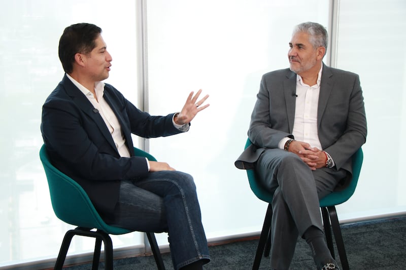 El estratega en transformación digital comparte los retos que enfrentan hoy las marcas, la importancia de combinar lo analítico con lo humano y cómo construir equipos que realmente conecten con el consumidor