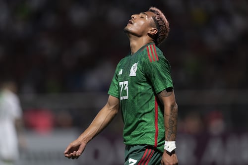 Julián Araujo se pierde el Mundial por lesión: Será baja lo que resta de la temporada