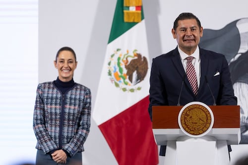 Armenta llama a cerrar filas con México y rechaza injerencias extranjeras