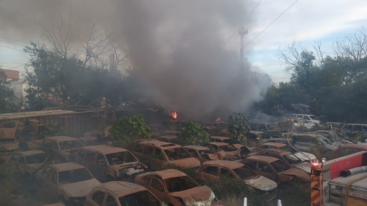 Fueron en total 22 unidades las que resultaron afectadas por el incendio.