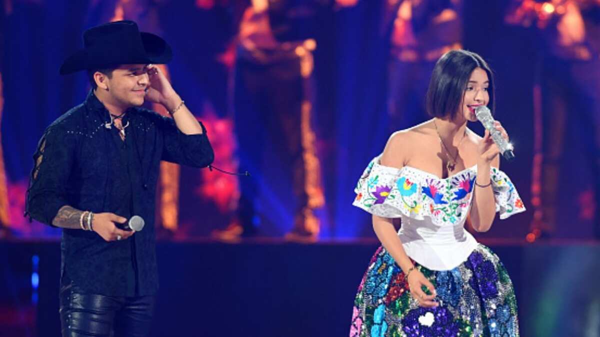 ¿Nodal ya no quiere que lo vean con Ángela Aguilar? Revelan extraño detalle en la pareja