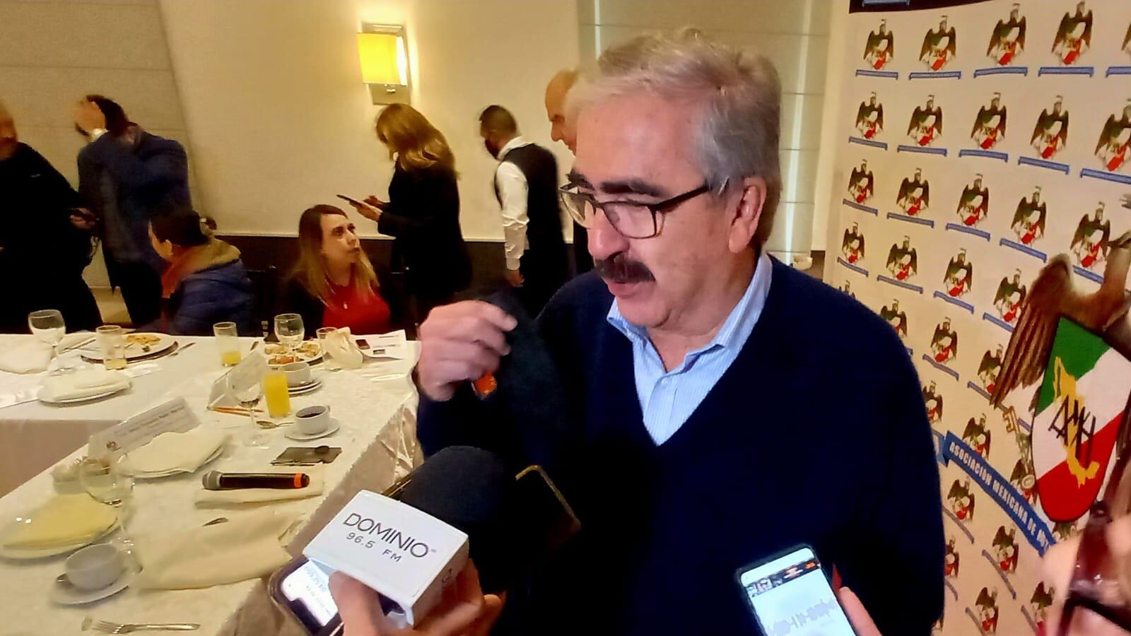 Benjamín Clariond invitó a alcaldes y gobernador a continuar con el diálogo.