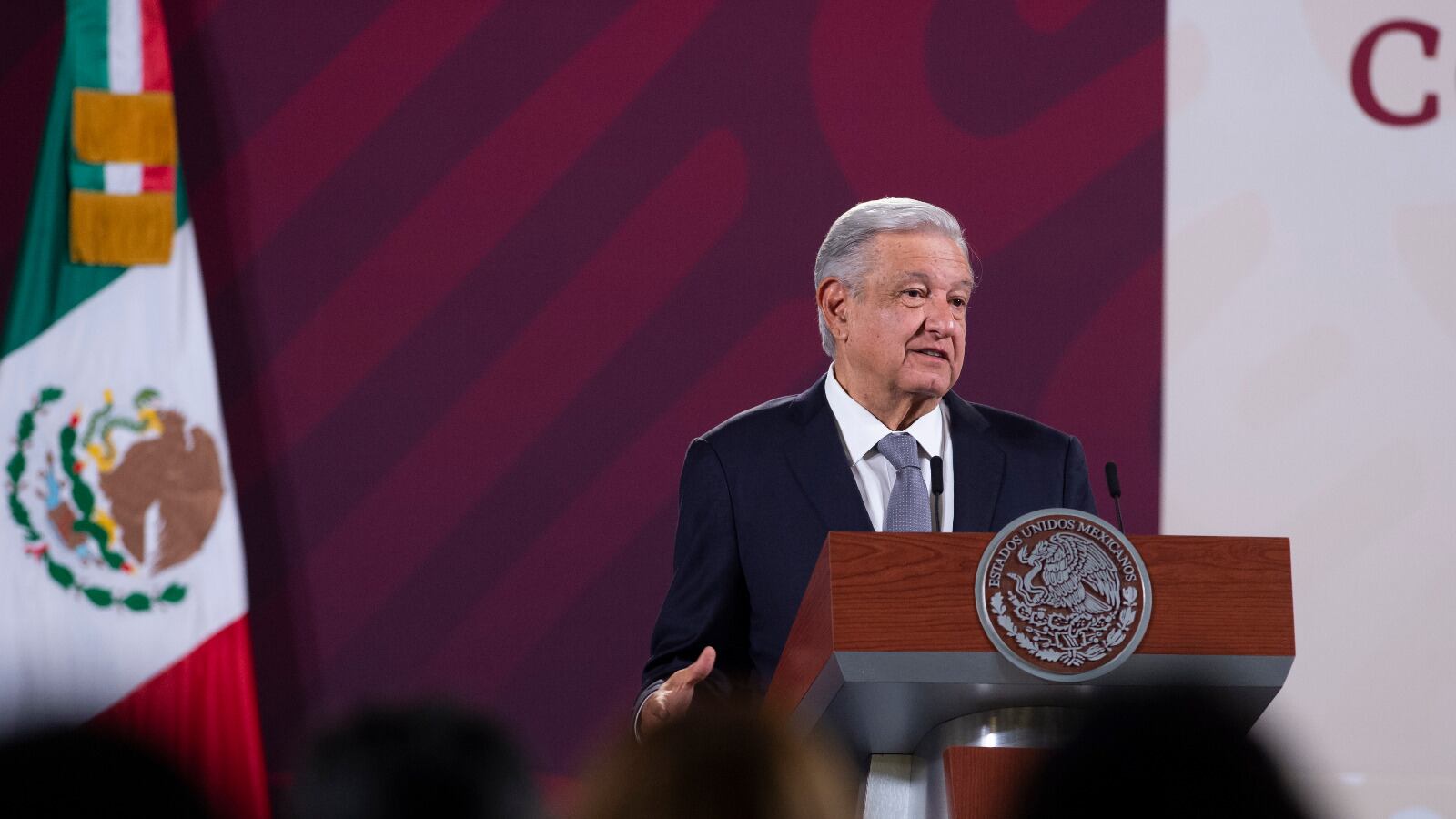 El presidente insistió en que no se ocultará información sobre la tragedia que dejó cerca de 40 migrantes muertos en Ciudad Juárez.