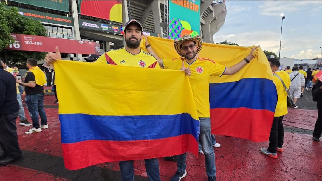 Con accesos libres de manifestaciones y un operativo de movilidad fluido, miles de asistentes comenzaron a ingresar al Estadio Ciudad de México
