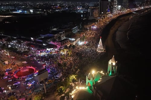 Más de 40 mil personas dan la bienvenida al 2026 en el malecón de Mazatlán