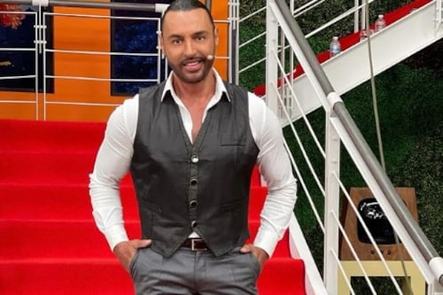 Latin Lover y Laura Bozzo hacen las paces con un inesperado beso