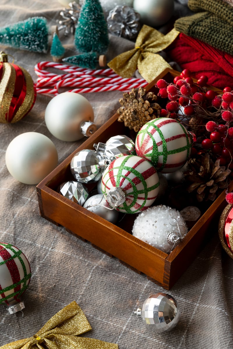 Desde usar luces LED hasta elegir ingredientes locales y regalos sostenibles, te contamos cómo disfrutar una Navidad igual de mágica, pero con un impacto positivo en tu bolsillo y en el planeta