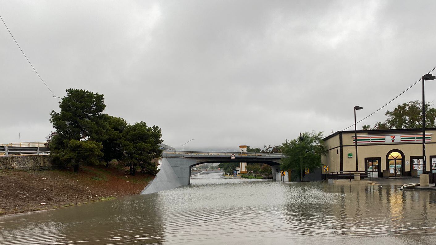 Constitución y Padre Mier es la zona afectada por el desbordamiento.