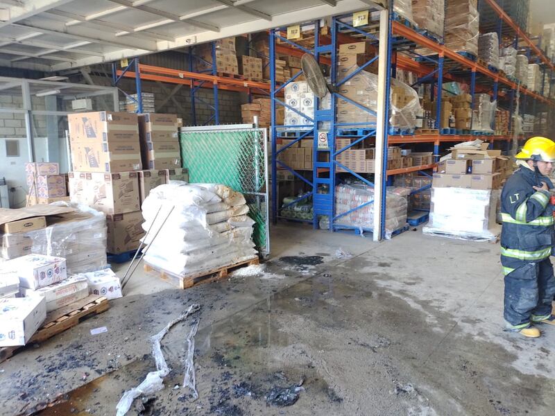 La bodega donde ocurrió el incendio se ubica a pocas calles del ingreso del aeropuerto internacional de Vallarta.