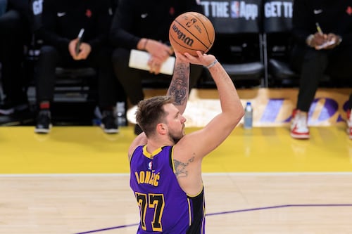 ¡Alarma en los Lakers! Luka Dončić se pierde el resto de la temporada por una lesión
