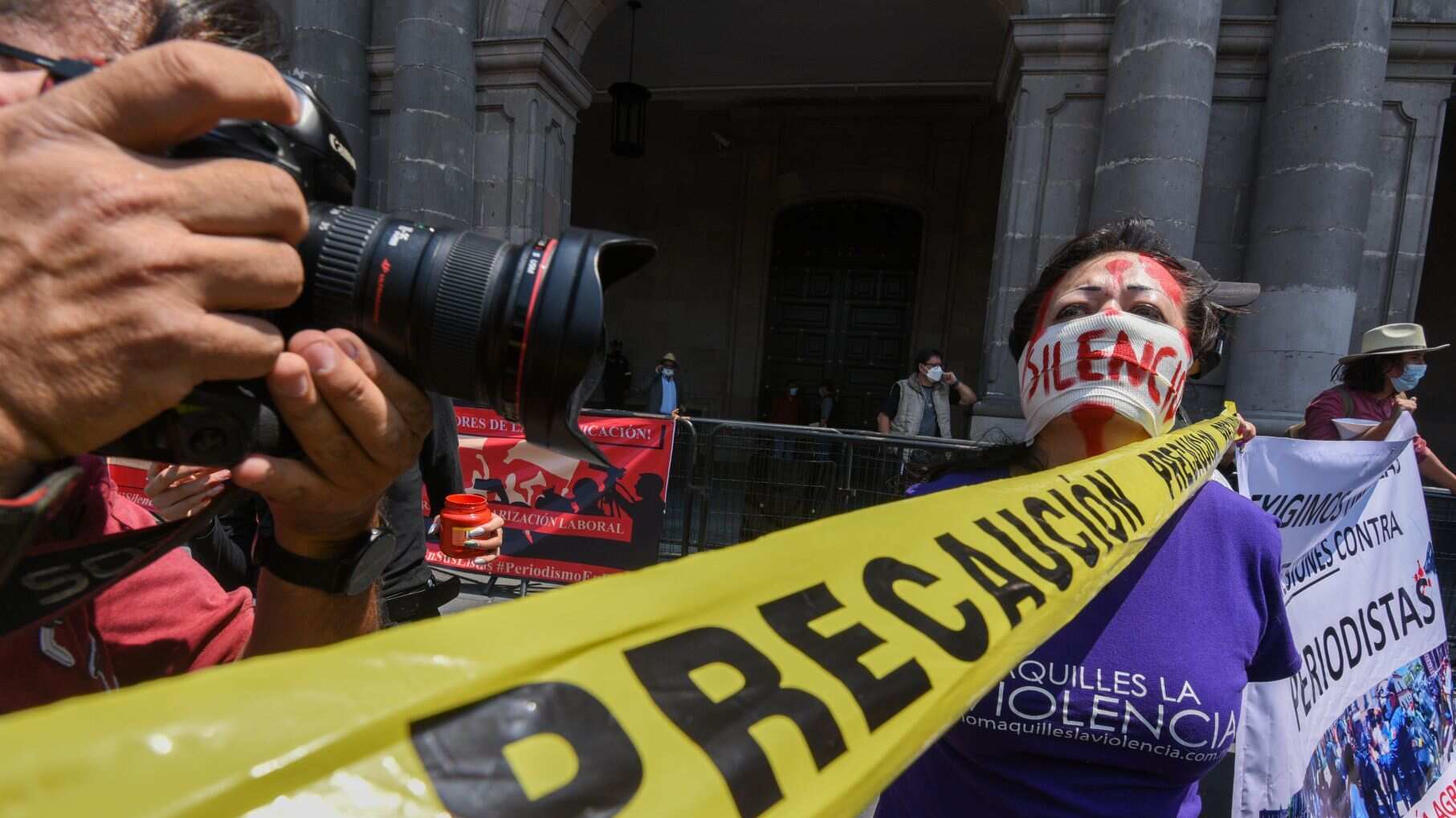 Leyes que protegen a periodistas mexicanos, sin cobertura nacional