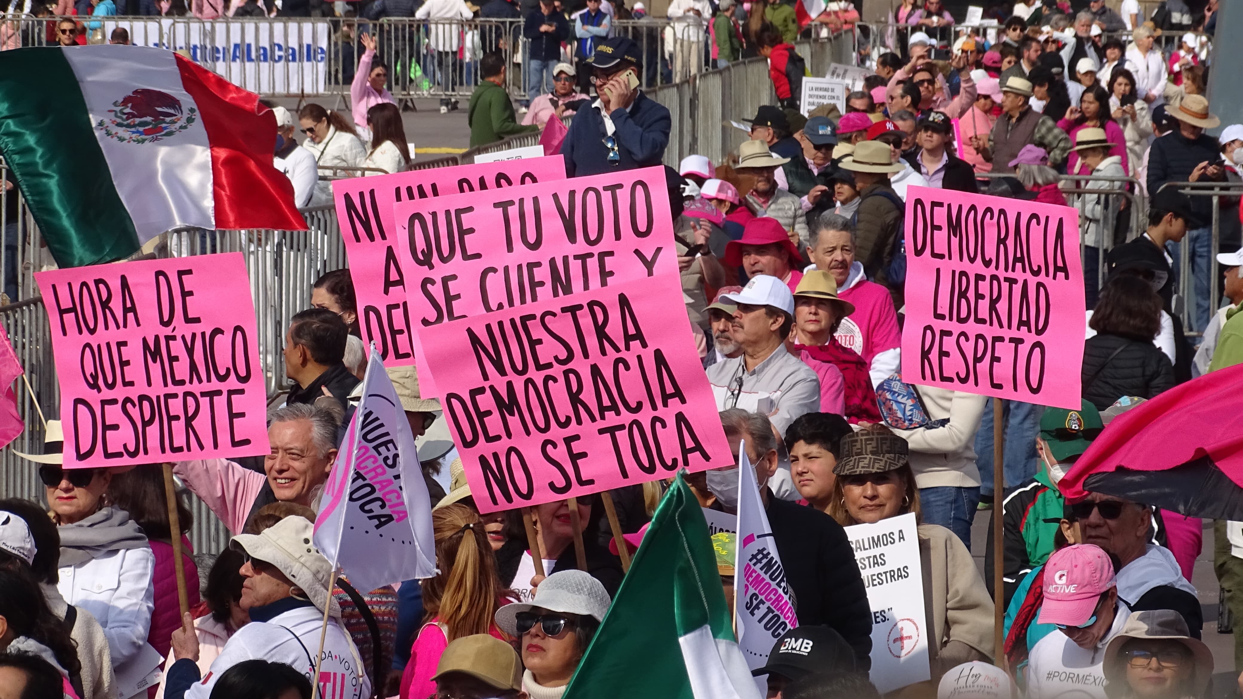 Fotos-marcha-democracia-INE-2024