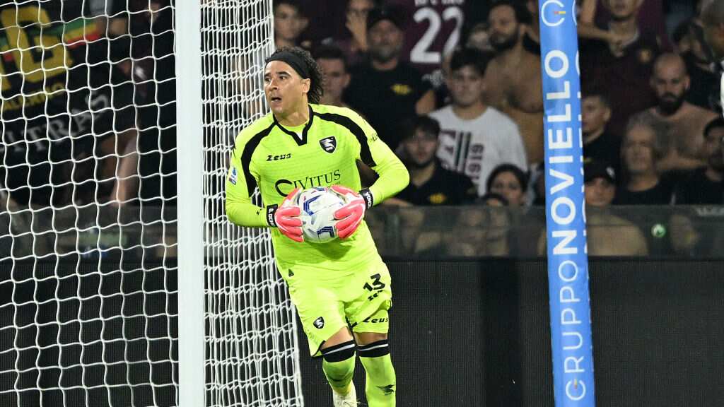 Guillermo Ochoa fue titular ante Frosinone.