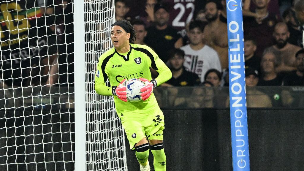 Guillermo Ochoa fue titular ante Frosinone.