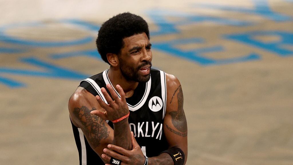El basquetbolista Kyrie Irving se ha declarado antivacunas por lo que los Nets no permitirán que entrene ni juegue