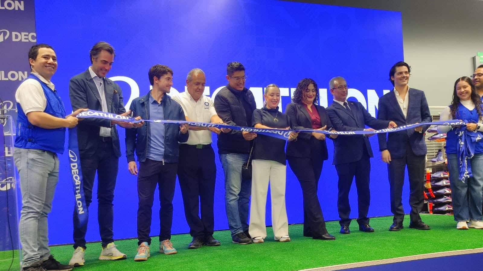 Decathlon abre nueva tienda en
Corregidora