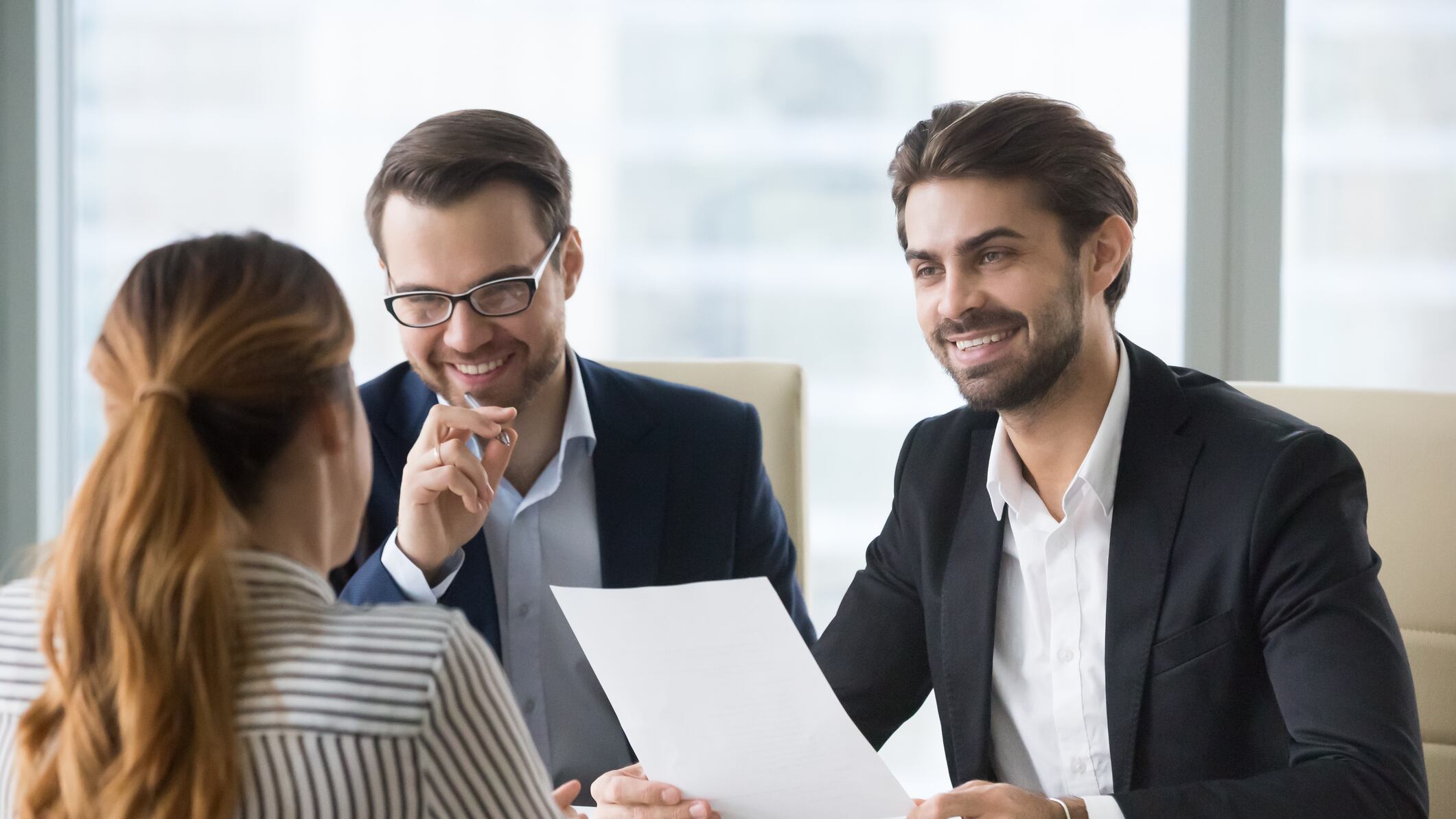 Tanto si eres un profesional consolidado como un recién egresado, todos necesitan actualizarse en términos de estudio y aprendizaje para conseguir mejores oportunidades de empleo