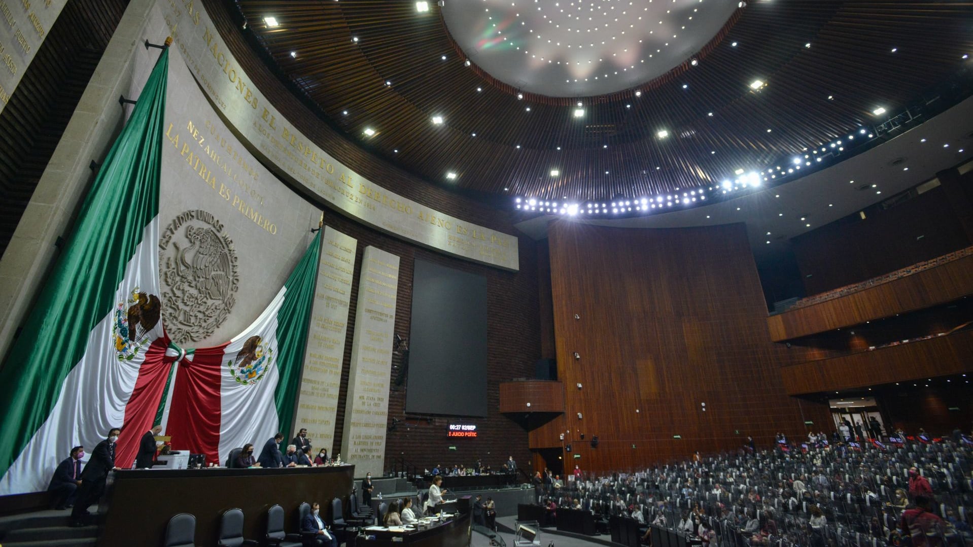 Asaltan a hermana de Thalía a las afueras de la Cámara de Diputados en San Lázaro