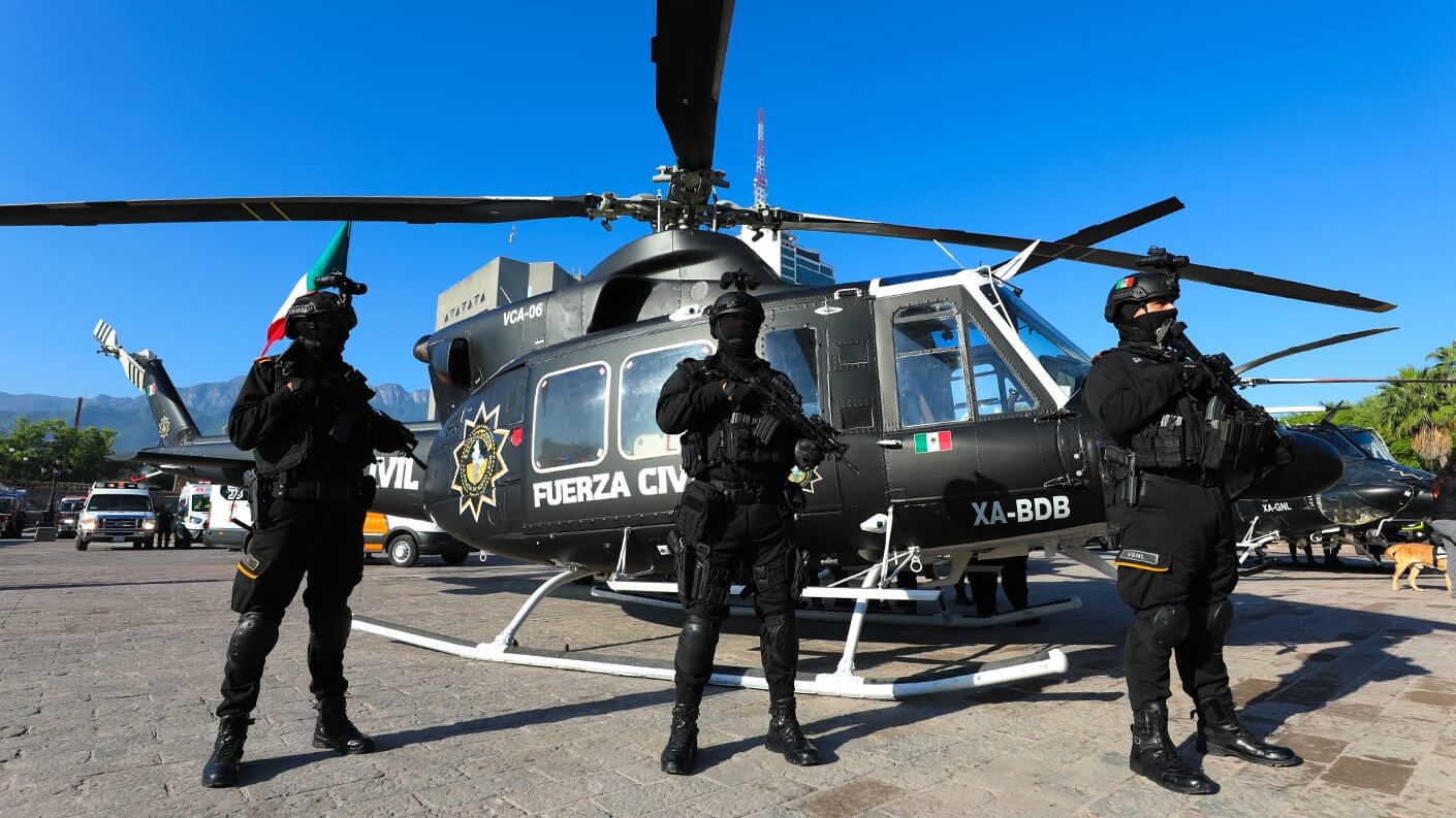 En el operativo participan además 55 vehículos blindados de los conocidos como Black Mamba y también el trabajo cotidiano de nueve helicópteros de la división aérea