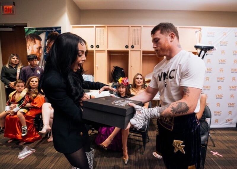 Canelo Álvarez y Danna Paola