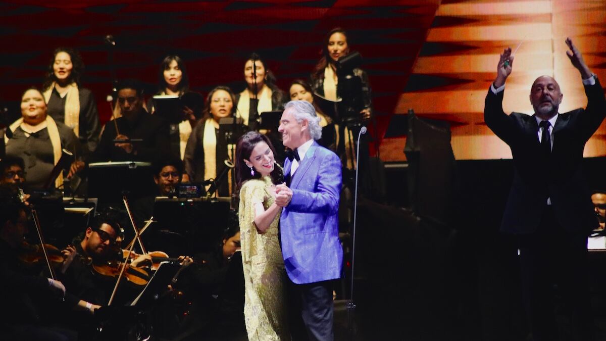 Andrea Bocelli.