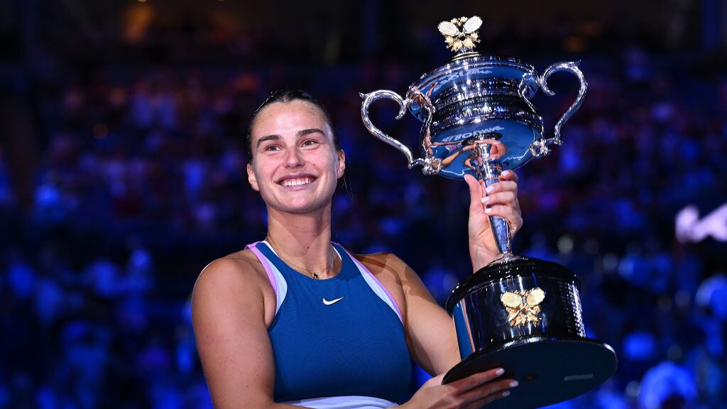 Aryna Sabalenka ganó en dos de tres sets a Elena Rybakina.