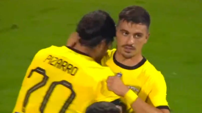 Rodolfo Pizarro brindó su primera asistencia en Champions League.