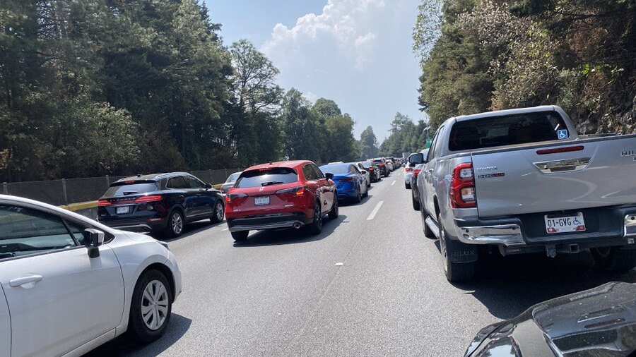 Autopista México Cuernavaca afectada por manifestantes