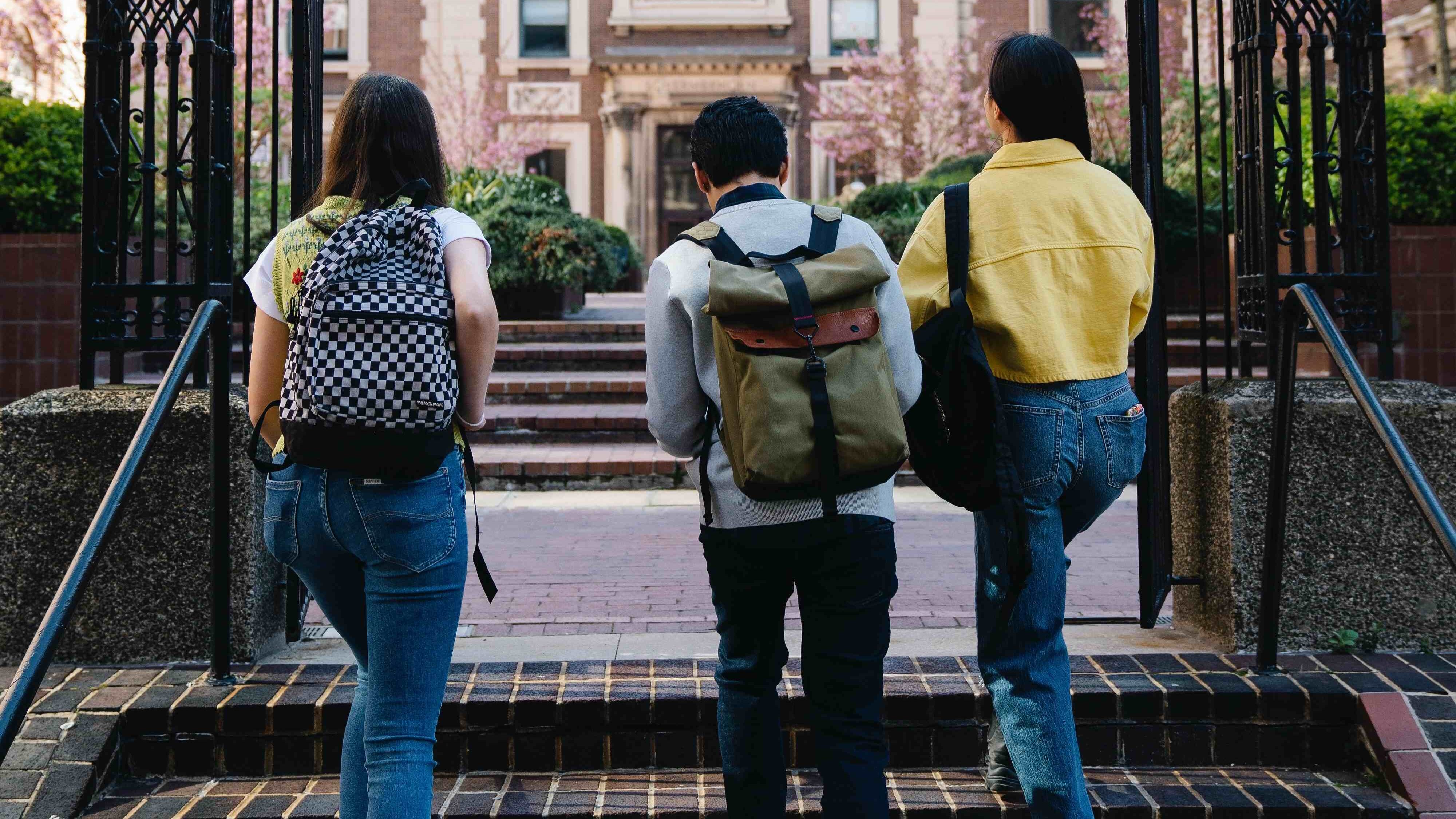 ¿Cómo registrarse y cuales son los requisitos para estudiar en el extranjero y recibir 20 mil pesos?