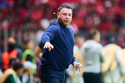 Turco Mohamed revienta a la Liga MX por ser la única en arrancar mientras se juega el Mundial