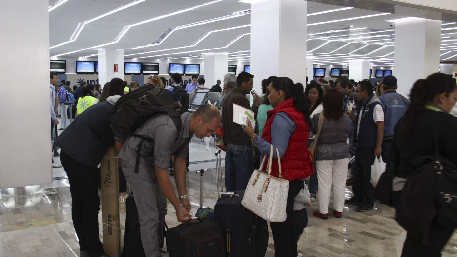 SICT ajusta regulación tarifaria para bajar precio de boletos de avión