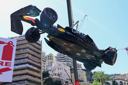Video: Checo Pérez choca su Red Bull en Mónaco
