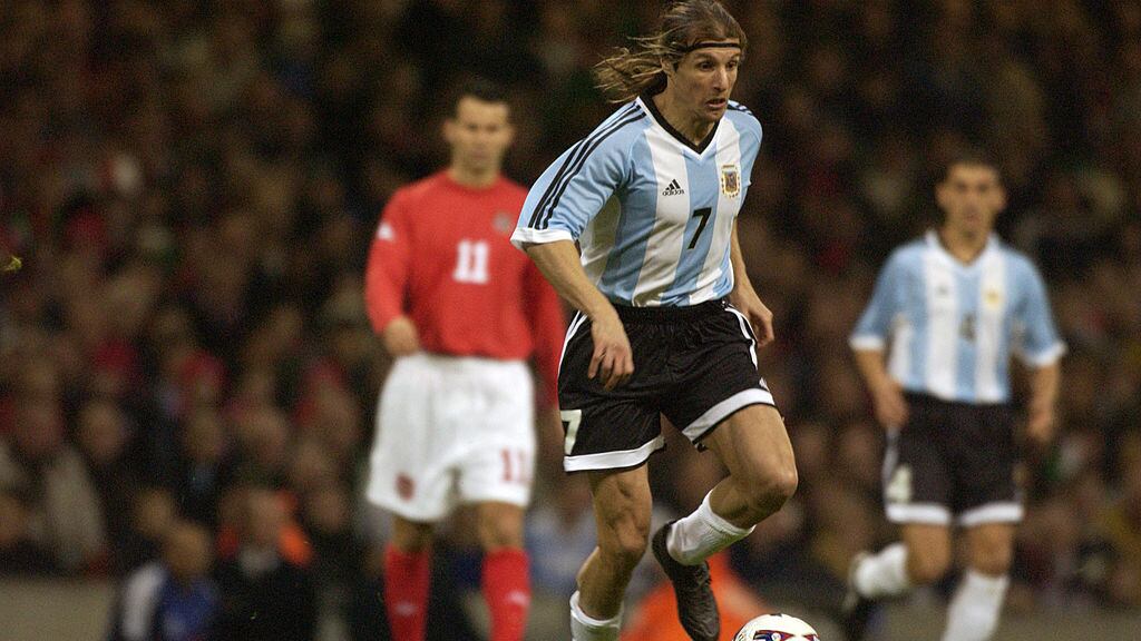 Claudio Caniggia jugó en la década de los noventas y parte de los 2000s, pasando por equipos de la liga italiana.