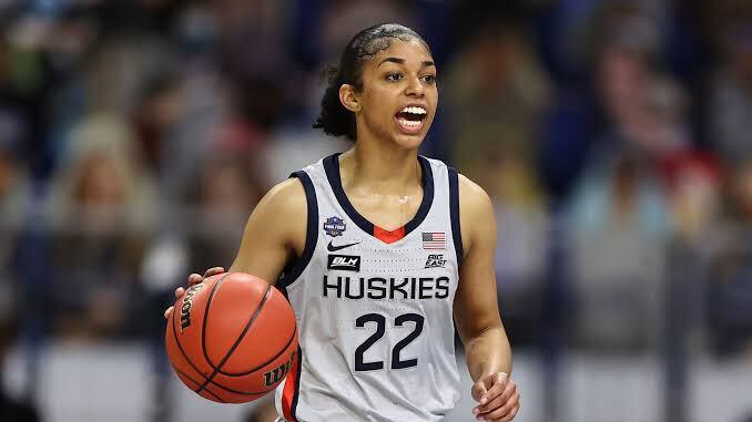Evina Westbrook fue registrada con CURP mexicana I ESPECIAL