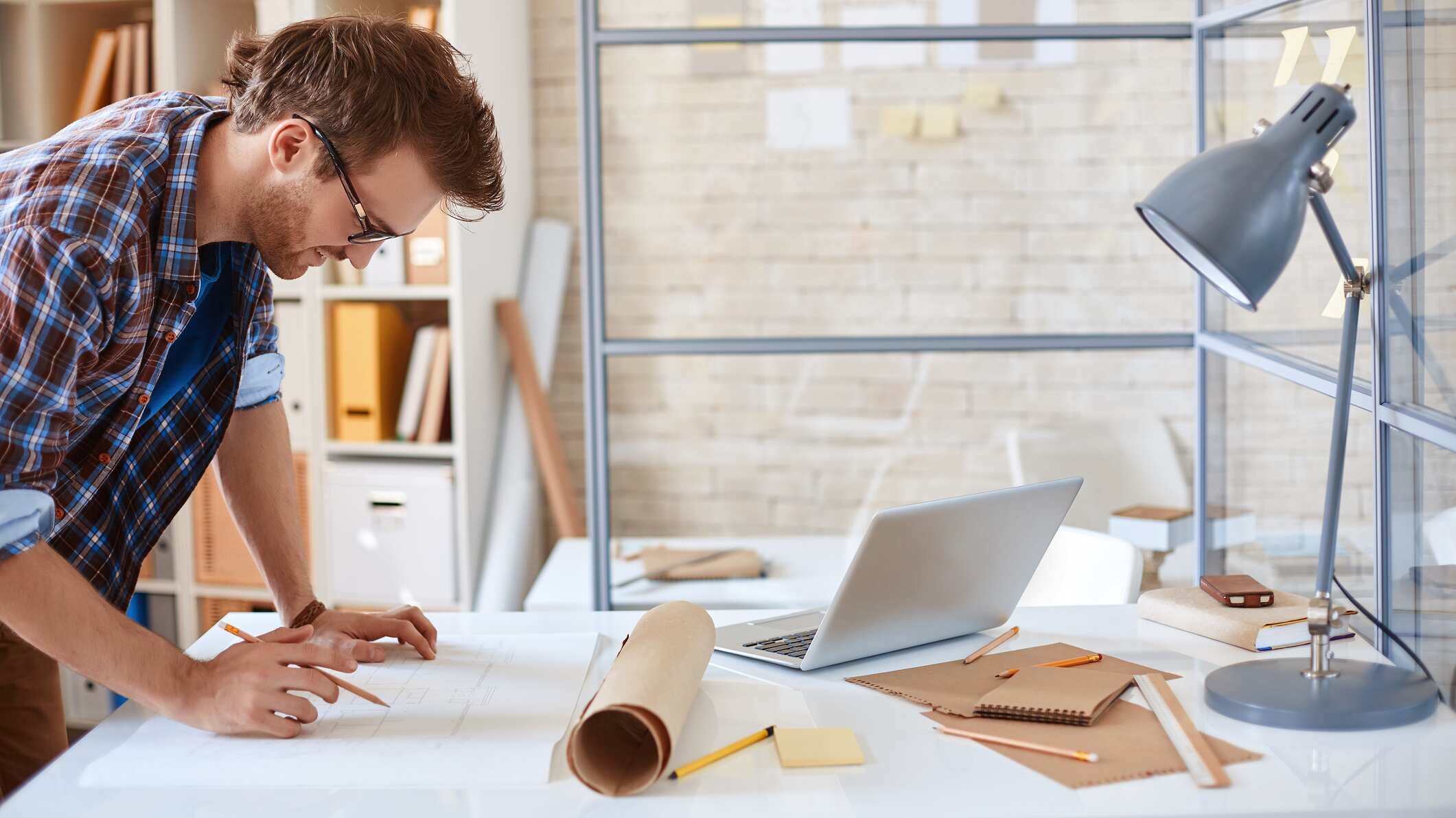 Aprovecha la oportunidad de darle un nuevo toque a tu espacio de trabajo