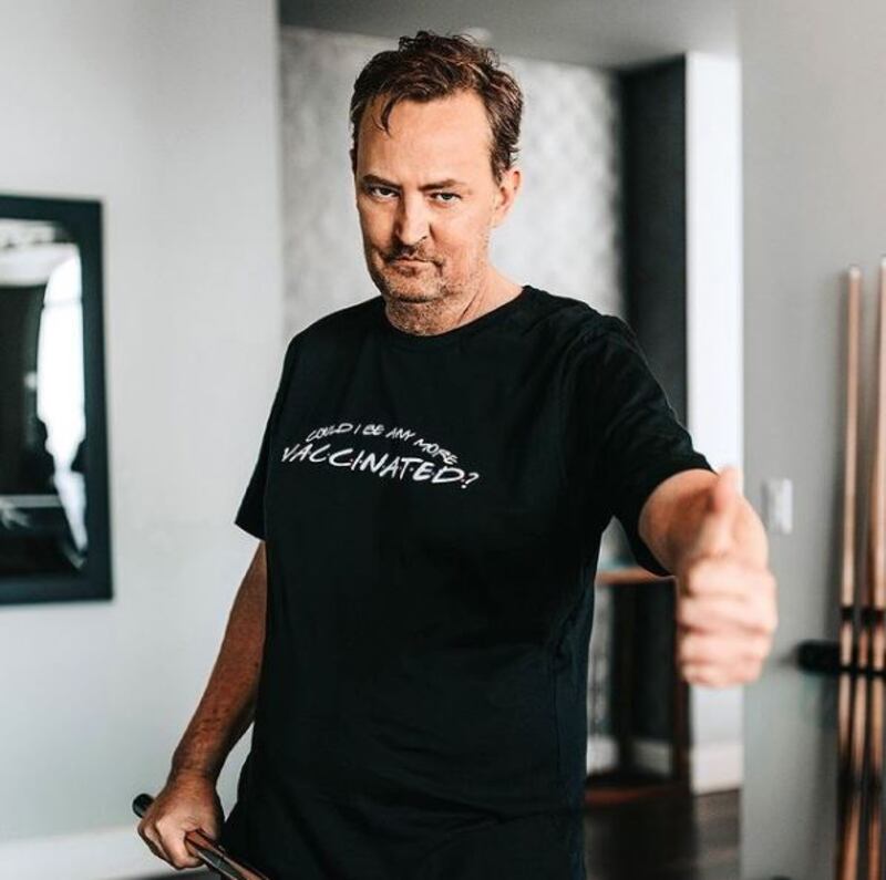 Matthew Perry y Mollly Hurwitz se separaron y ya no habrá boda