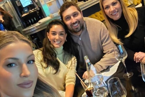 Ale Capetillo y Andy Benavides protagonizan un inesperado encuentro en París