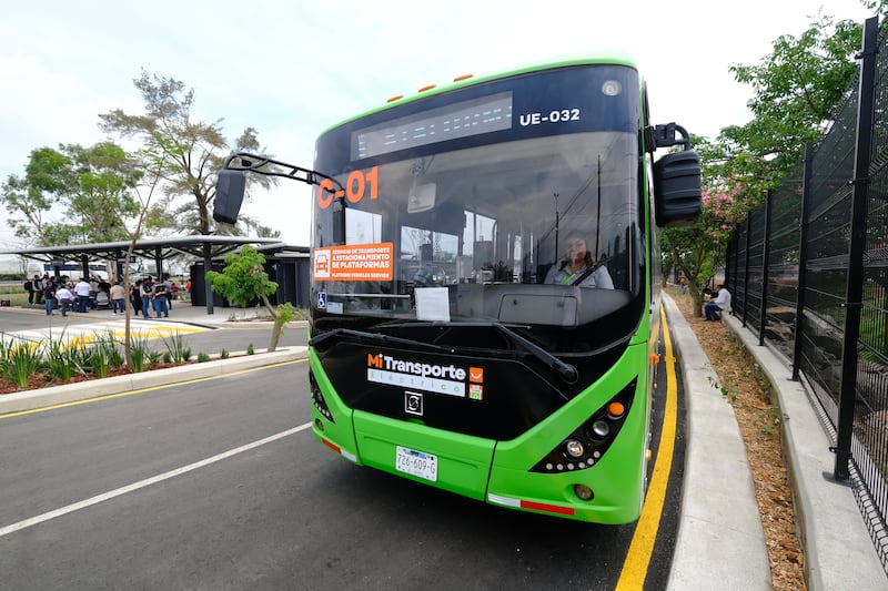 Los autobuses eléctricos conectan gratuitamente la terminal con el patio. IMAGEN ILUSTRATIVA/ GOBIERNO DE JALISCO