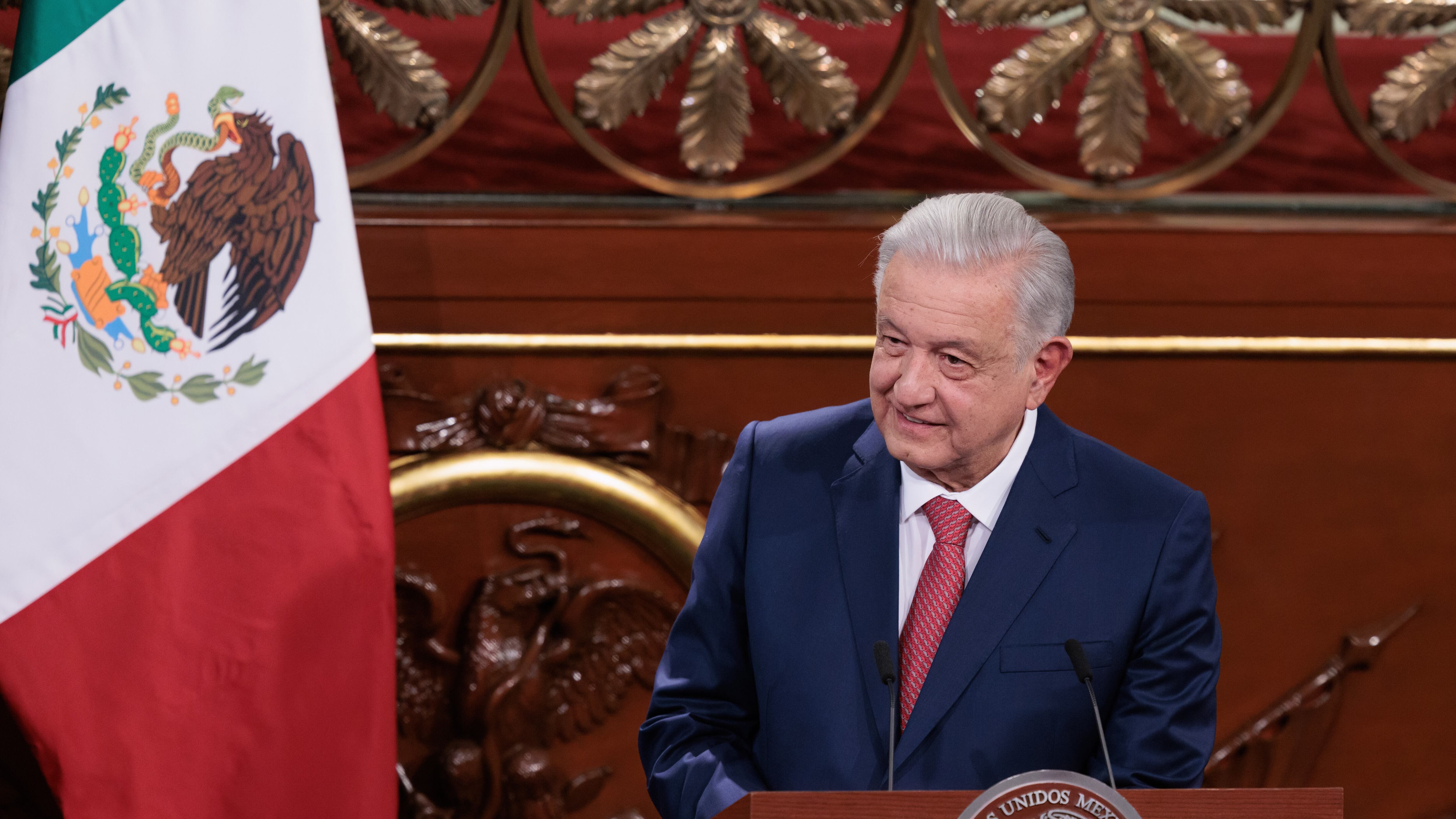 Cuauhtémoc, Ciudad de México, México, 5 de febrero de 2024.
Andrés Manuel López Obrador, presidente Constitucional de los Estados Unidos Mexicanos encabeza la exposición de Iniciativas de reforma a la Constitución en el Recinto Parlamentario de Palacio Nacional. Lo acompaña Beatriz Gutiérrez Mueller, esposa del presidente Constitucional de los Estados Unidos Mexicanos.
Foto: Presidencia