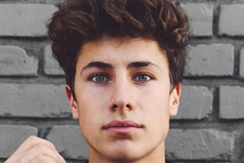 Juanpa Zurita muestra cómo serían sus abdominales marcados con ayuda de la IA