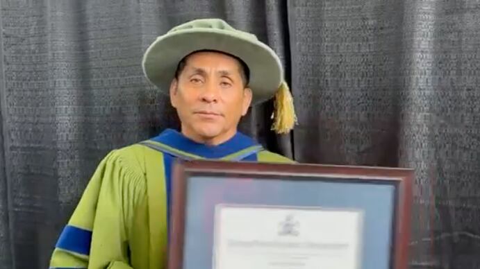 El 'Brody' fue a la entrega de su reconocimiento I Captura de pantalla (TV Azteca)