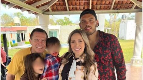 Julio César Chávez junto a su hijo en su fiesta de cumpleaños I Instagram