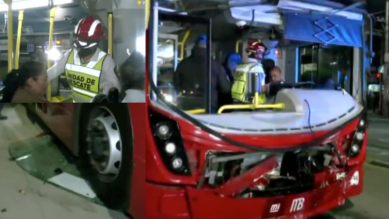 Metrobús choca de frente contra auto en colonia Tepeyac Insurgentes; saldo de al menos 8 lesionados