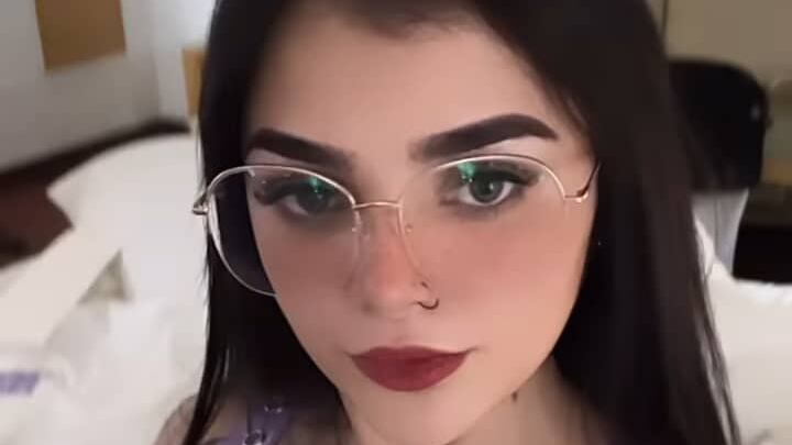 Karely Ruiz afirma que han estafado a un “chingo” de personas en su nombre