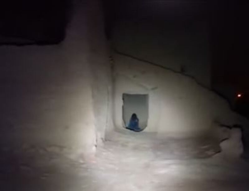 Video de un fantasma en una cueva que se apodera de TikTok