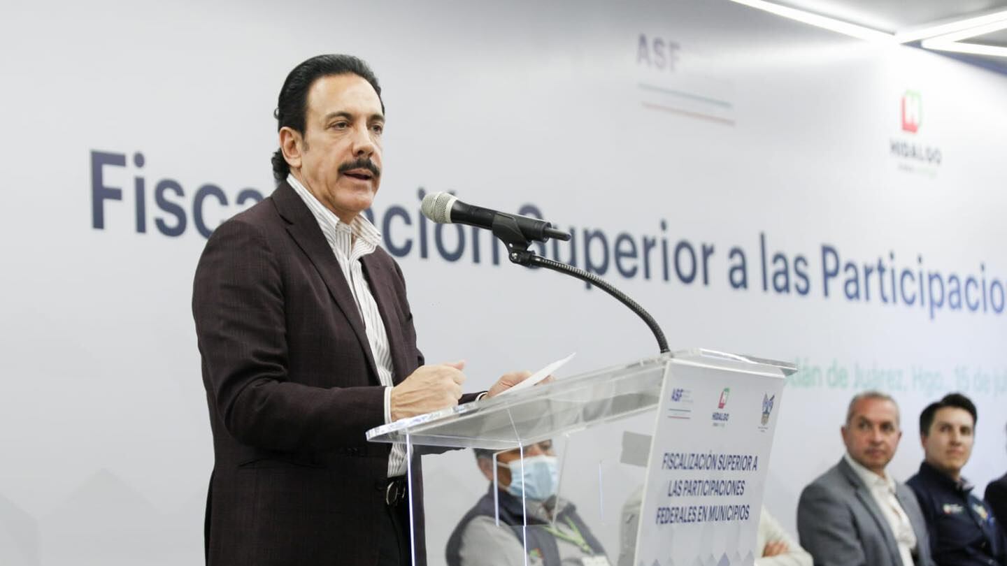 Omar Fayad renuncia a su militancia en el PRI